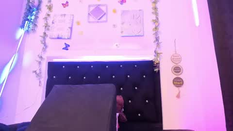 Snapshot of liilly_taylor1 chatting on October 5, 4:03 pm liilly_taylor1 online show from October 5, 4:03 pm