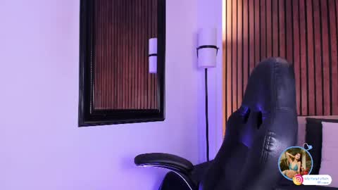 liily_murphy online show from August 1, 4:36 am
