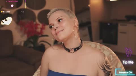 likaaberry online show from October 29, 6:52 pm