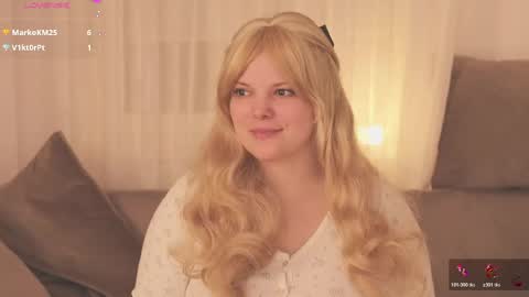 likaaberry online show from May 16, 1:24 am