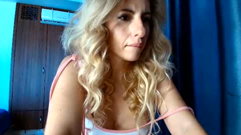 Mia                   Onlyfans link -  online show from June 15, 5:43 am