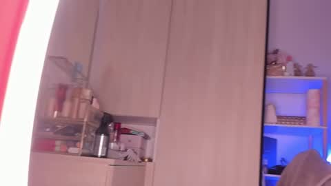 Snapshot of lil_mayaa chatting on October 19, 3:44 am your type online show from October 19, 3:44 am