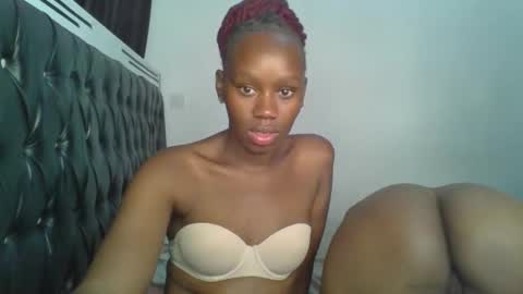 lil_meg online show from March 5, 7:01 pm