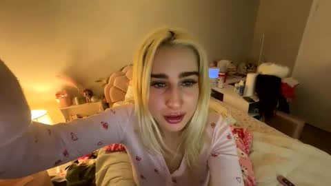 Pink mink online show from January 17, 5:28 am