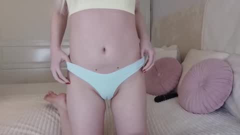 Emily  online show from December 1, 11:18 pm