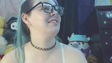 Snapshot of lilemmy1999 chatting on September 24, 10:27 pm emily ryanson online show from September 24, 10:27 pm