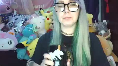 Snapshot of lilemmy1999 chatting on December 9, 5:19 pm emily ryanson online show from December 9, 5:19 pm