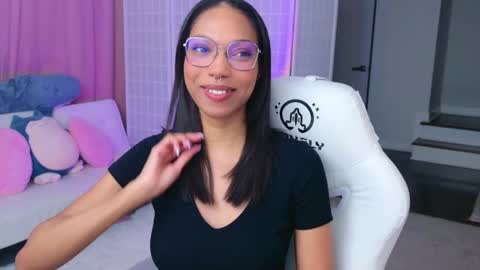 evie online show from March 14, 2:04 am