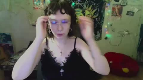 Lil online show from July 26, 12:47 pm