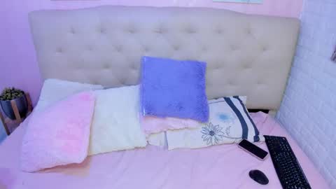 Lili online show from December 17, 11:33 pm