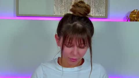 Mia online show from December 20, 7:15 am