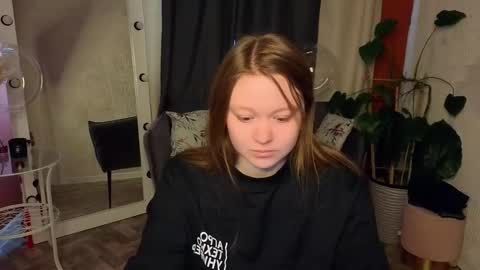 Lilian online show from February 23, 4:47 am