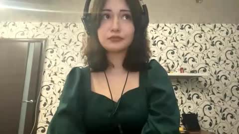 Lili online show from November 7, 3:25 pm