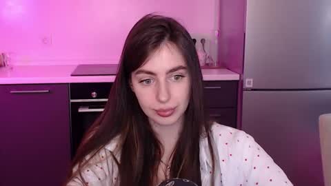 Lilu online show from June 16, 3:43 am