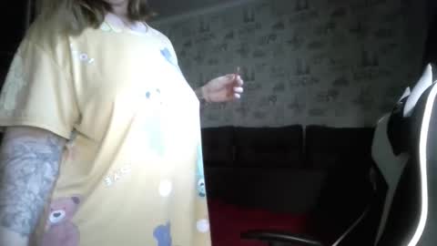 liliawoolf online show from November 5, 1:24 pm