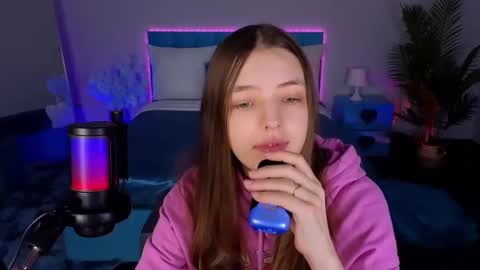 Lili Bakery online show from November 21, 2:42 am