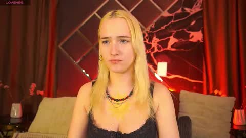 lilielfie online show from February 22, 1:53 am