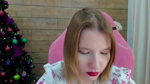 LiliLinn online show from December 22, 4:30 am