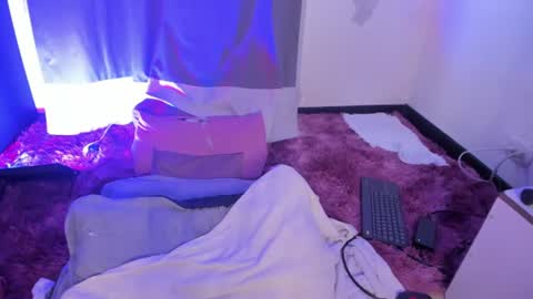lilirouse online show from July 3, 1:27 pm