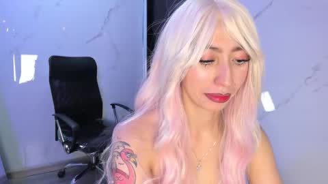 lilith cooper20 online show from January 17, 6:45 am