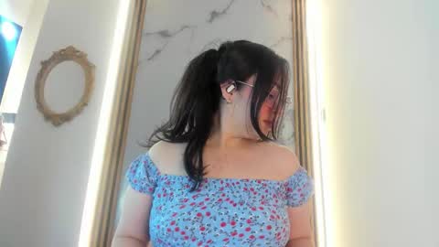 LILITH OWEN online show from March 14, 11:58 am