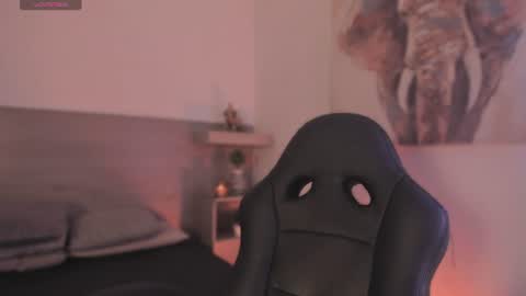lilith_sage_ online show from June 26, 8:03 pm