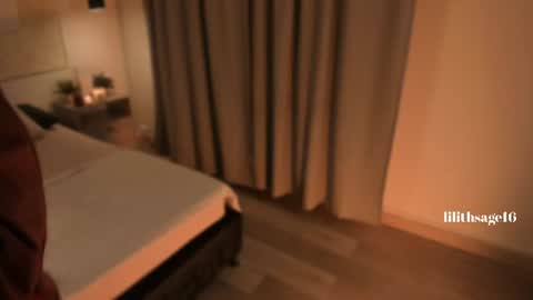 lilith_sage_ online show from July 22, 8:11 pm