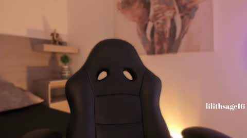 lilith_sage_ online show from June 30, 8:18 pm