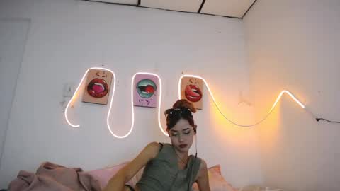 Lilith online show from May 6, 5:24 am