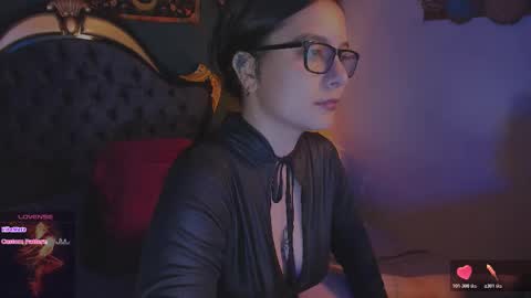 Snapshot of lilithmystic01 chatting on October 21, 1:33 am lilithmystic01 online show from October 21, 1:33 am