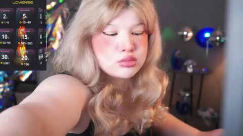 LilithNelson online show from May 3, 1:55 am