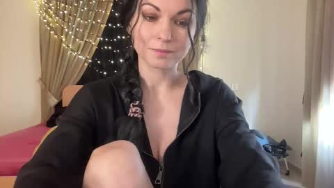 lilithnewdawn online show from March 18, 8:09 am