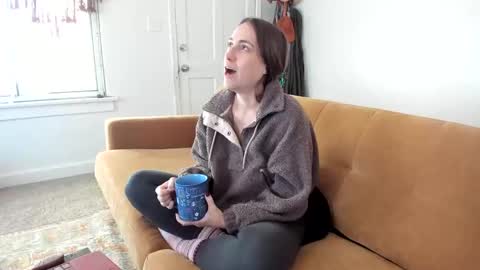 L online show from November 6, 4:43 pm