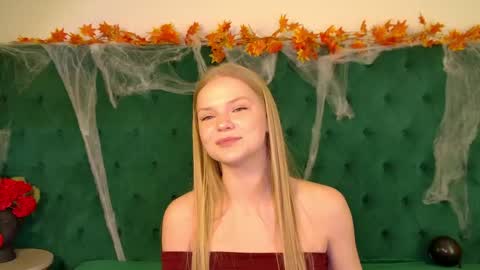 lilitrosen online show from November 6, 7:06 pm