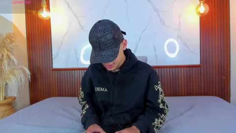 lillian_lee1 online show from April 24, 5:26 pm
