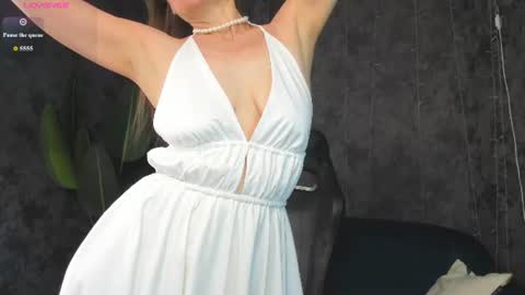 lillian_white1 online show from July 12, 1:09 am