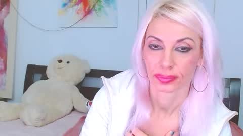 Lara online show from November 28, 4:09 am