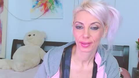 Lara online show from November 22, 2:54 am