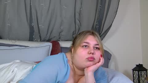 LillianHaig online show from November 3, 6:36 am