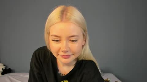lillie_berry online show from May 26, 4:29 am