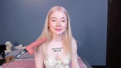 lillie_berry online show from April 25, 4:47 am