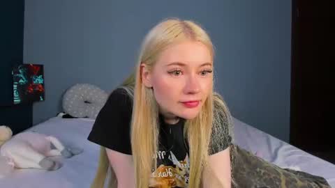lillie_berry online show from June 30, 5:18 am