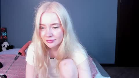 lillie_berry online show from May 1, 5:12 am