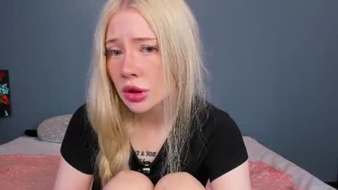 lillie_berry online show from July 9, 5:11 am