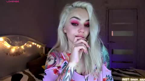 LilliMoore online show from June 22, 11:45 pm