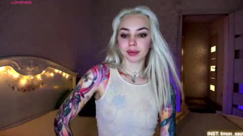 LilliMoore online show from June 11, 12:32 am