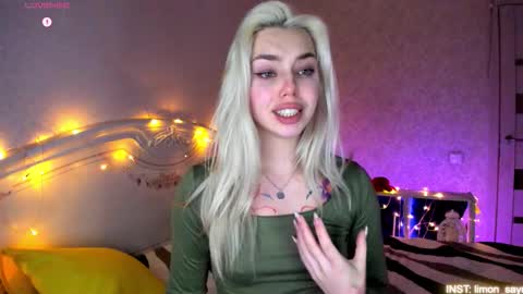 LilliMoore online show from February 22, 11:40 pm