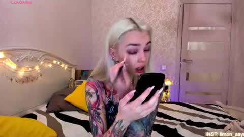 LilliMoore online show from June 29, 4:09 am