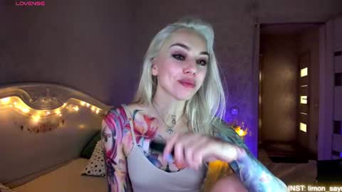 LilliMoore online show from June 12, 2:54 am