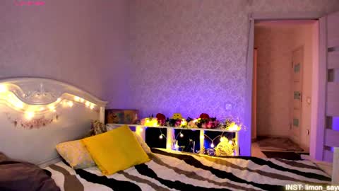 LilliMoore online show from June 17, 12:04 am